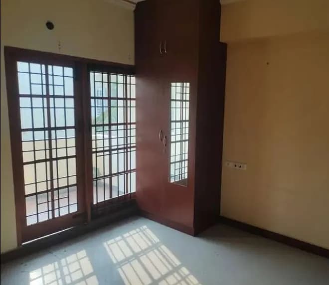 4bhk flat for sale