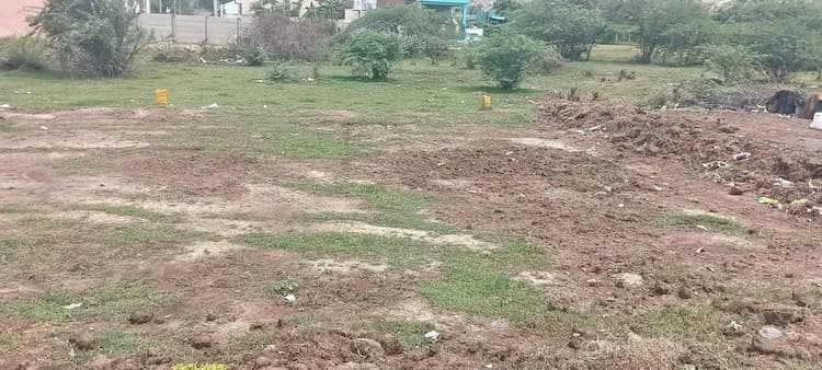 1043 sqft Plot