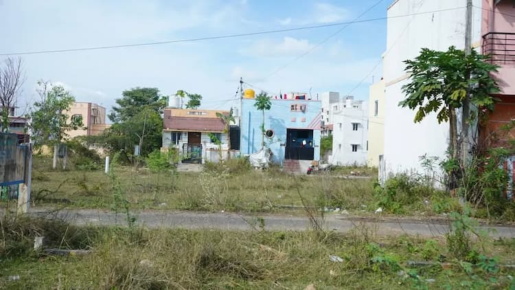 600 sqft Plot