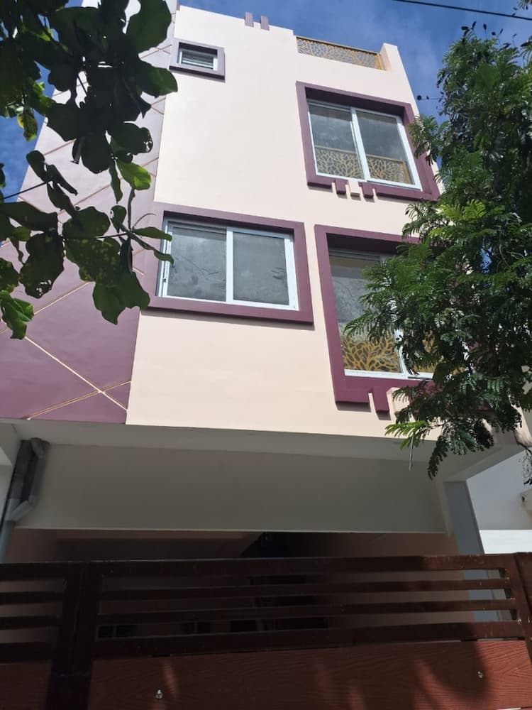 NENEW INDEPENDENT DUPLEX HOUSE. 