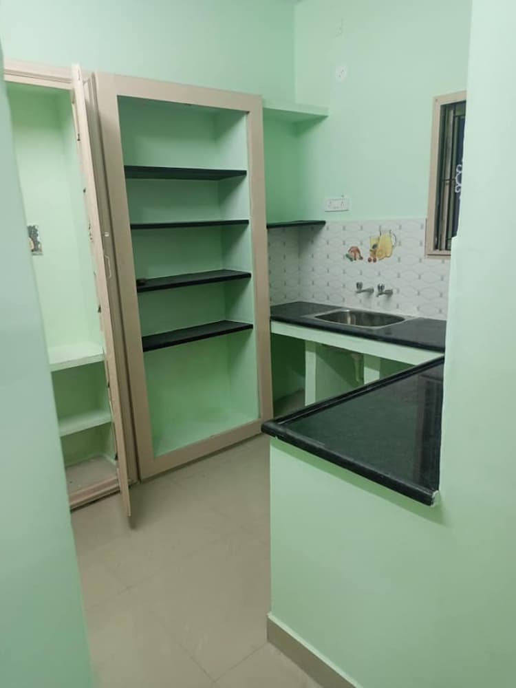 Nanganallur 2bhk resale flat