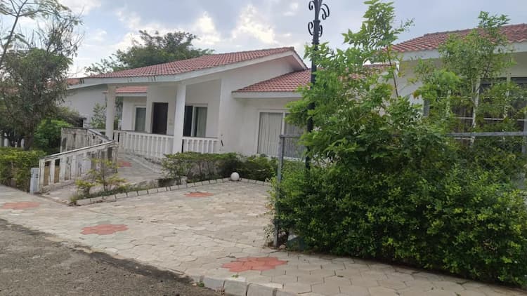 Bahari Beautiful Plots