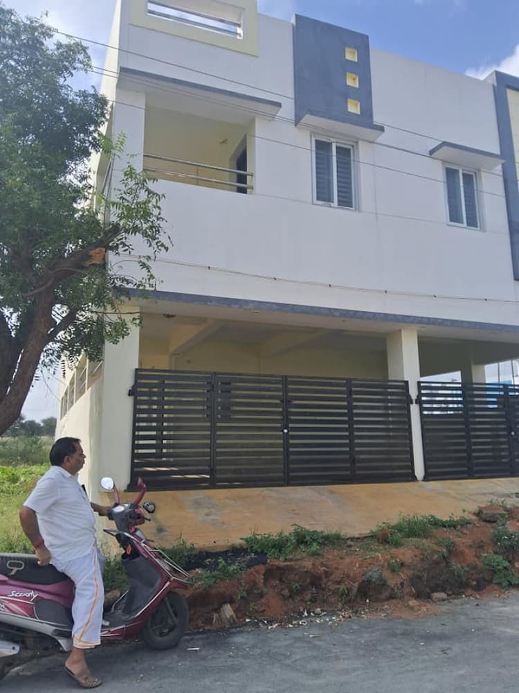 5  House Apartment For Sale