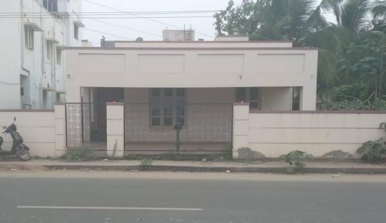 Commercial property with building  for sale