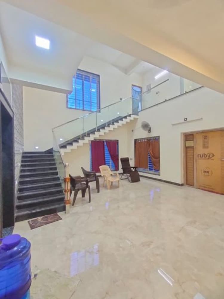 6bhk house for sale