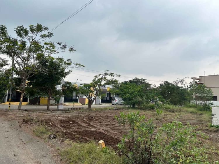 1500 sqft Land for sale
