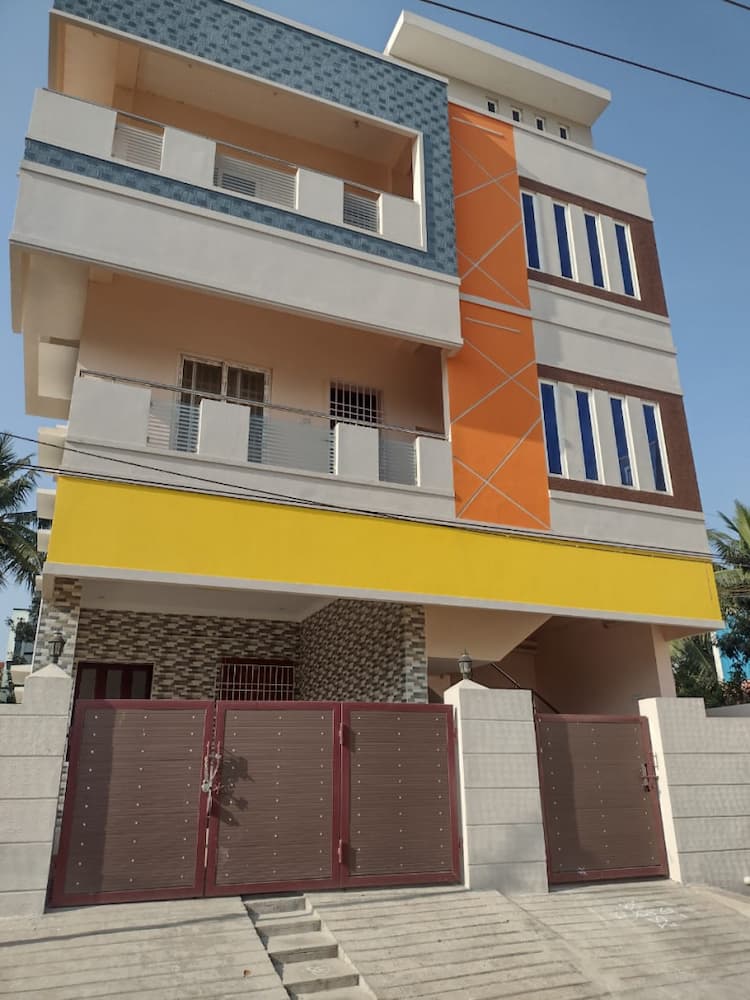 HOUSE FOR SALE 