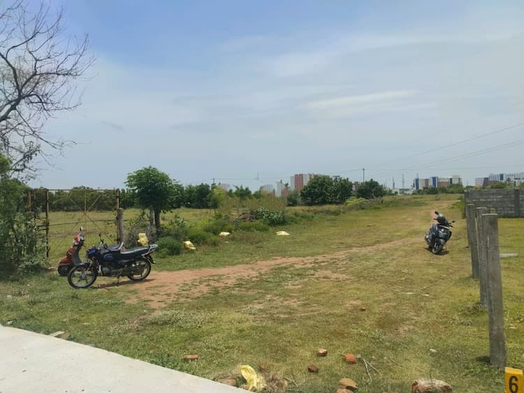 plot for sale 