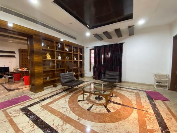 8bhk house for sale 