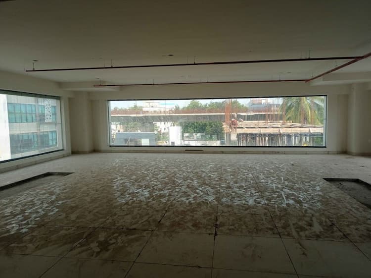 Commercial office space available For Sale