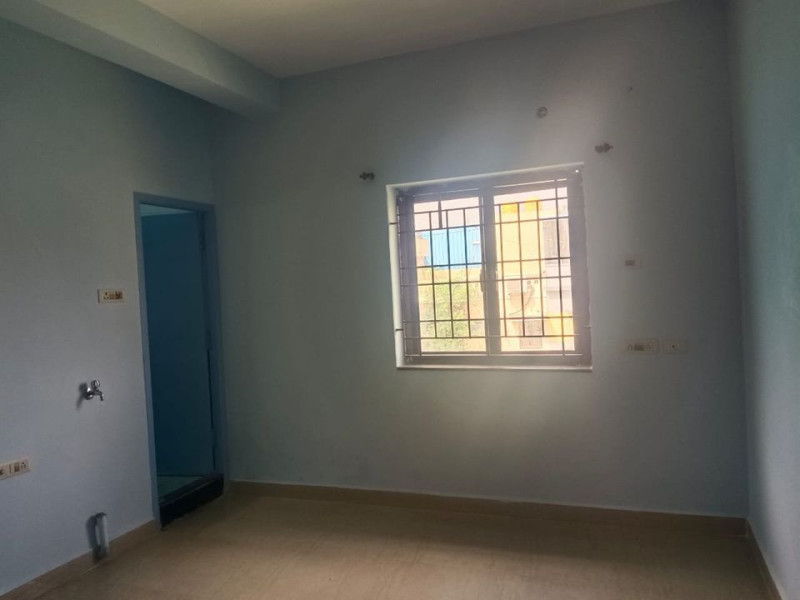 residential resale flat sales on medavakkam to mambakkam 100 feet road