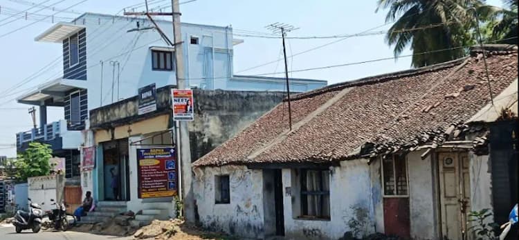 Land with old Tiled Roof House for Sale