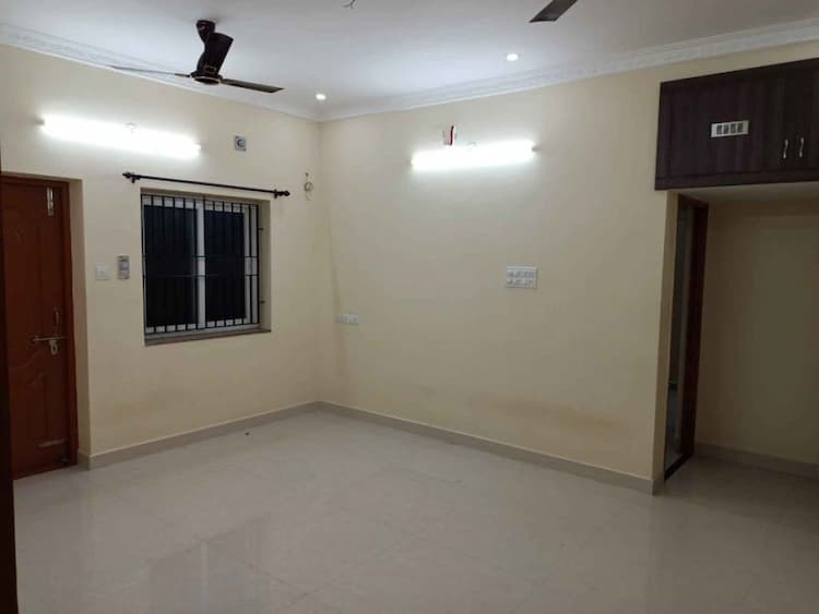 Resale Appartment         2 BHK Flat For Sale.