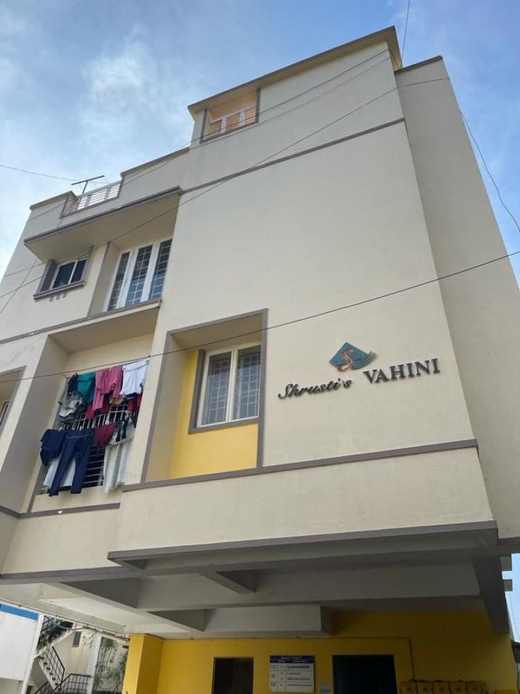 2 bhk flat sale in pallikaranai