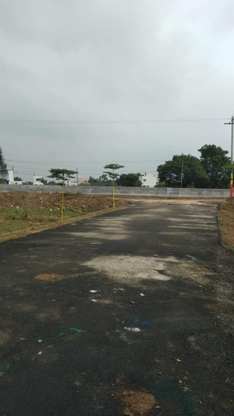 ON STATE HIGHWAY  Chengalpattu-Walajabad