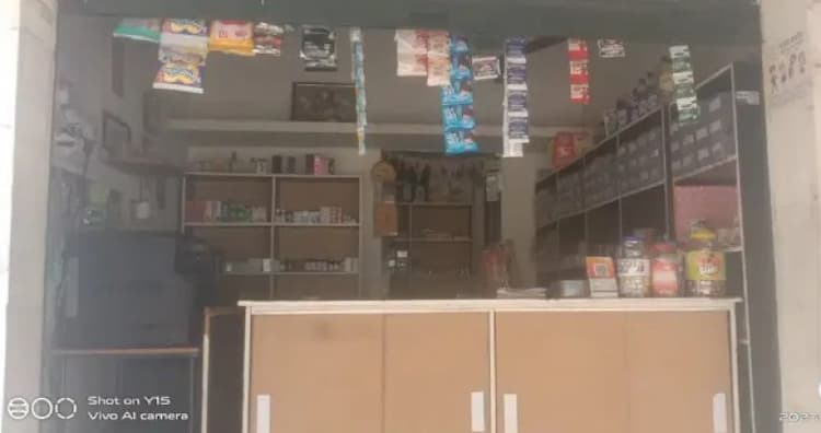 700 sqft Shop