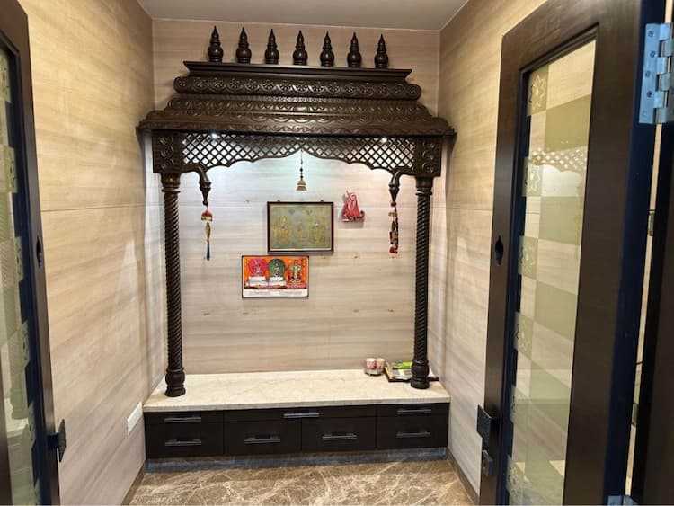 4BHK LUXURIOUS APARTMENT FOR RESALE