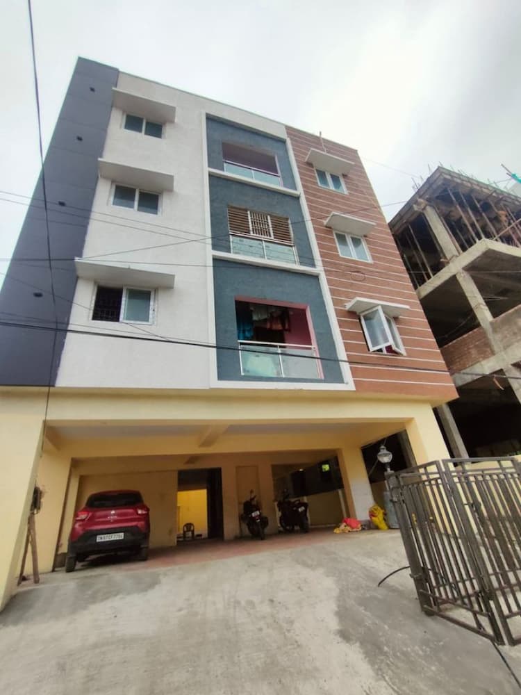 2 beds 2 baths Flat FOR SALE