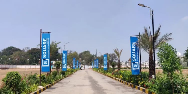 G Square Blue Crest