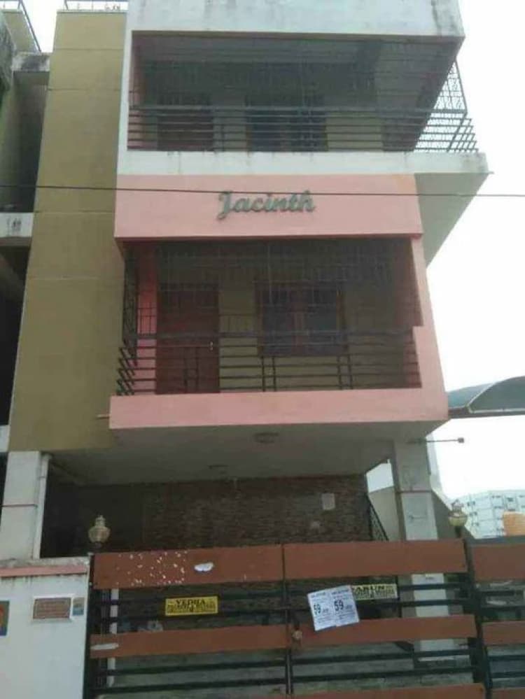 Villa sale