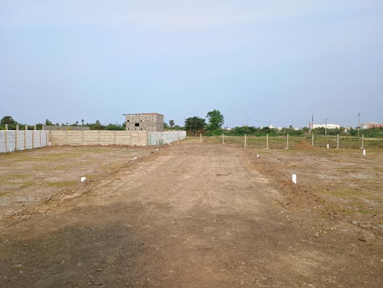 Plot in New perungalathur 