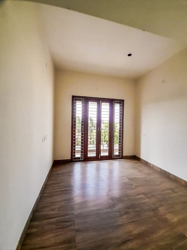 3bhk new flat sale near main road in Pallikaranai behind shivan temple