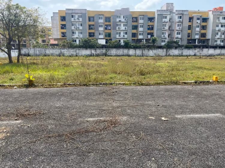 plot for sale 