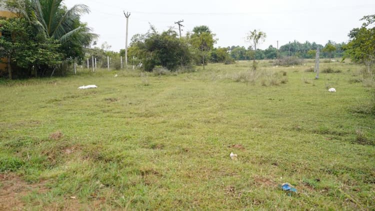 Near Kayarambedu Police Booth Best Location Property Sale