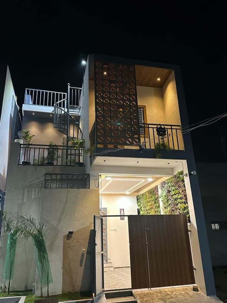  INDEPENDENT INDIVIDUAL NEW  PREMAM LUXURY VILLA FOR SALE