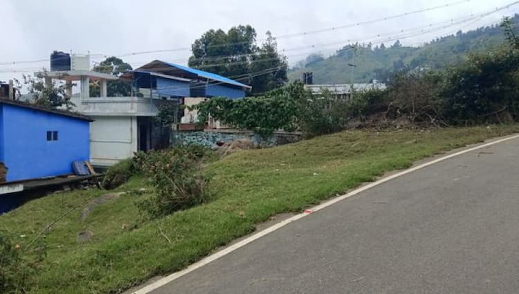 3 CENT ON MAIN ROAD APPROACH NATURE GREEN VIEW FARM HOUSE PROPERTY FOR SALE 