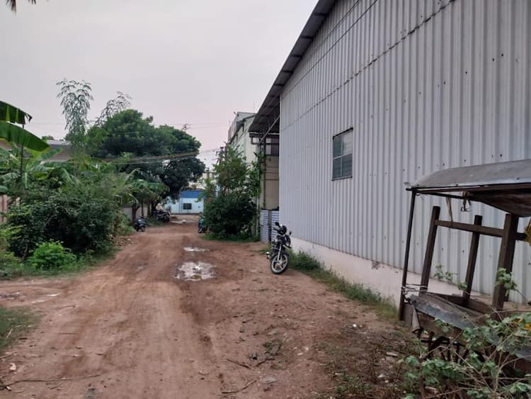 11 Cent land with godown for sale