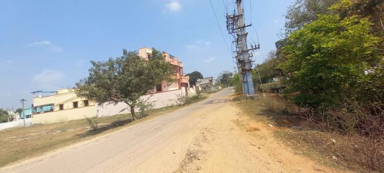 ONROAD PLOT FOR SALE