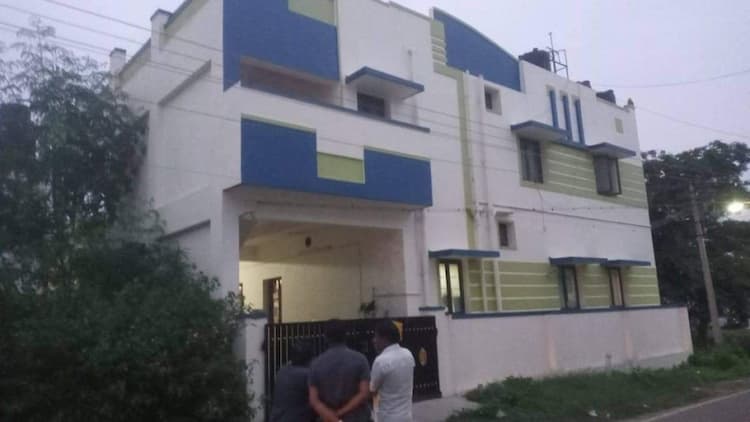 4 portion house property for sale