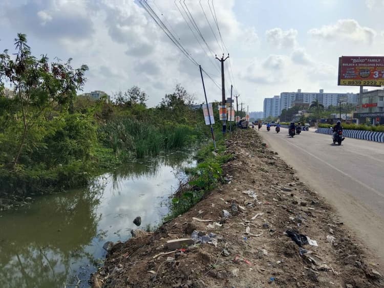 Kelambakkam OMR on road property for sale