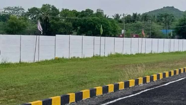Road Plot For Sale 
