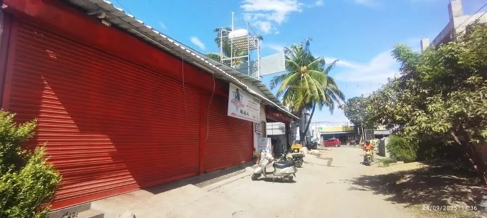 700 sqft Shop