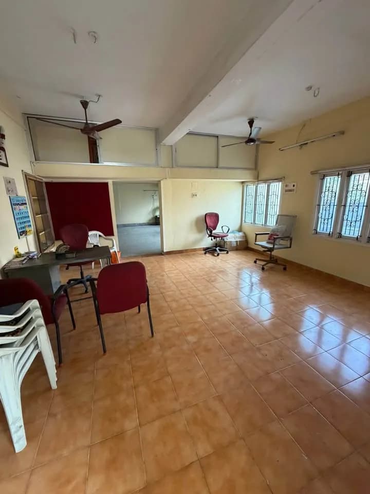 850 sqft Office