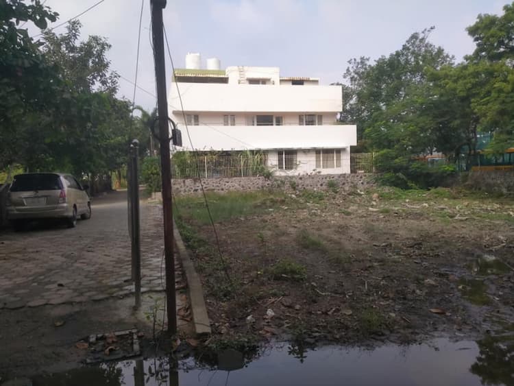 Chennai ECR Injambakkam Right Side Land For Sale