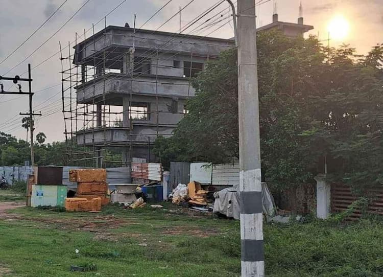 SEA SIDE PROPERTY FOR SALE