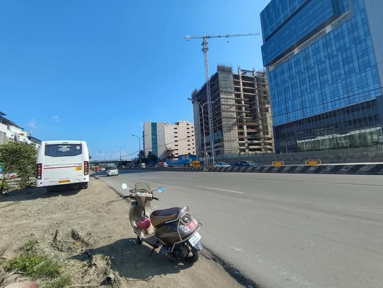 Commercial property sale in pallikaranai kamatchi hospital near Chennai